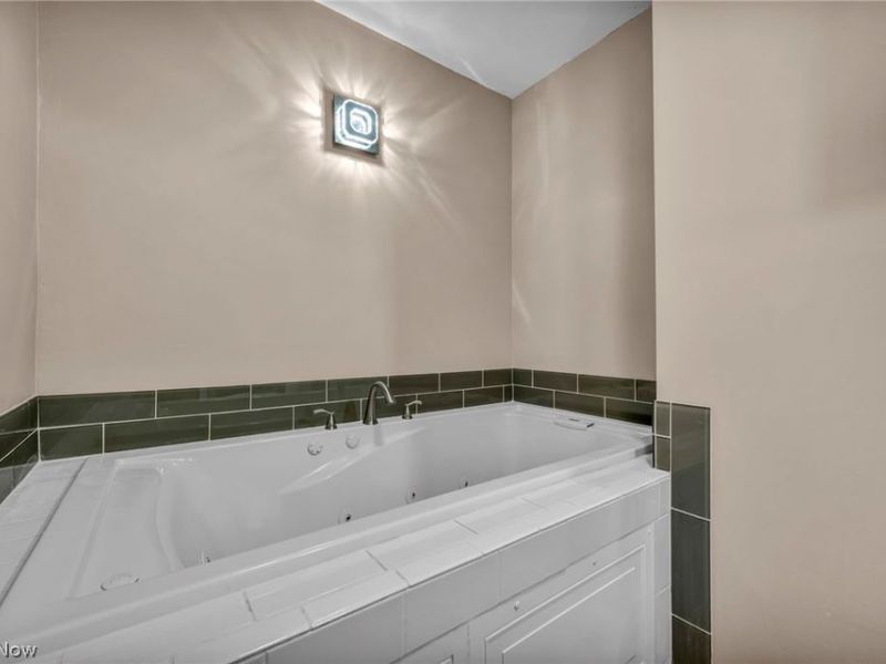 337 University Avenue, Elyria, OH 44035 Photo 29