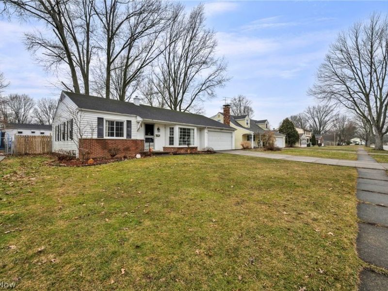 337 University Avenue, Elyria, OH 44035 Photo 4