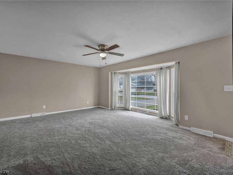 337 University Avenue, Elyria, OH 44035 Photo 8