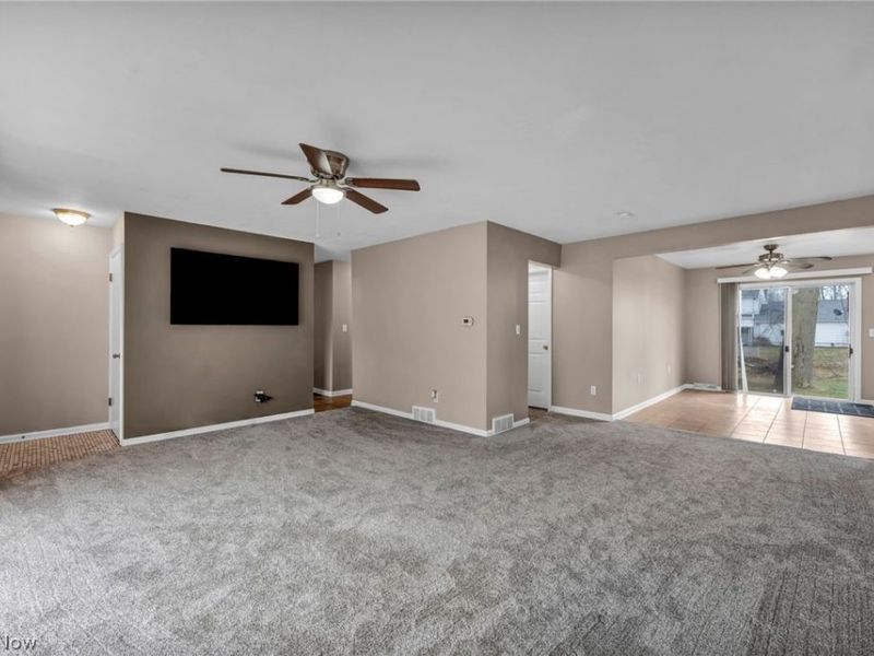 337 University Avenue, Elyria, OH 44035 Photo 9