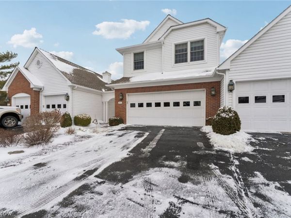 3733 E Lake Road, Sheffield Lake, OH 44054