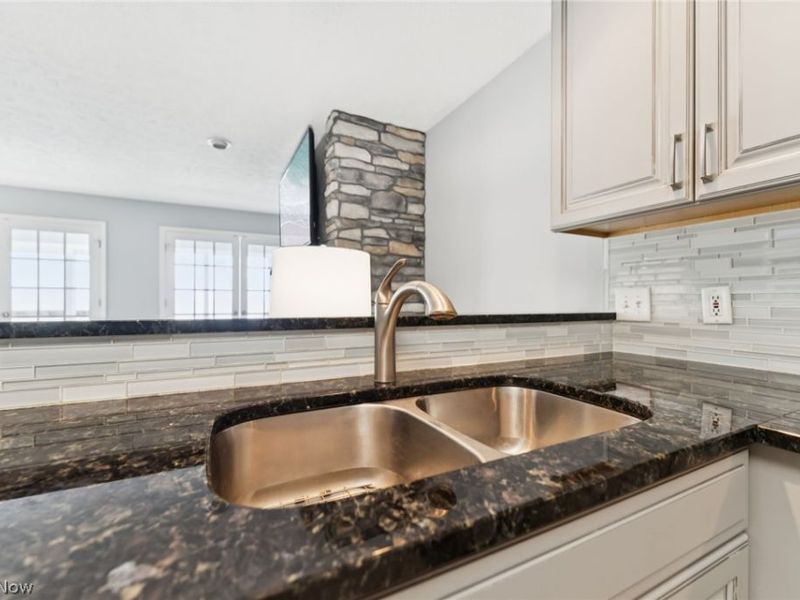 3733 E Lake Road, Sheffield Lake, OH 44054 Photo 12