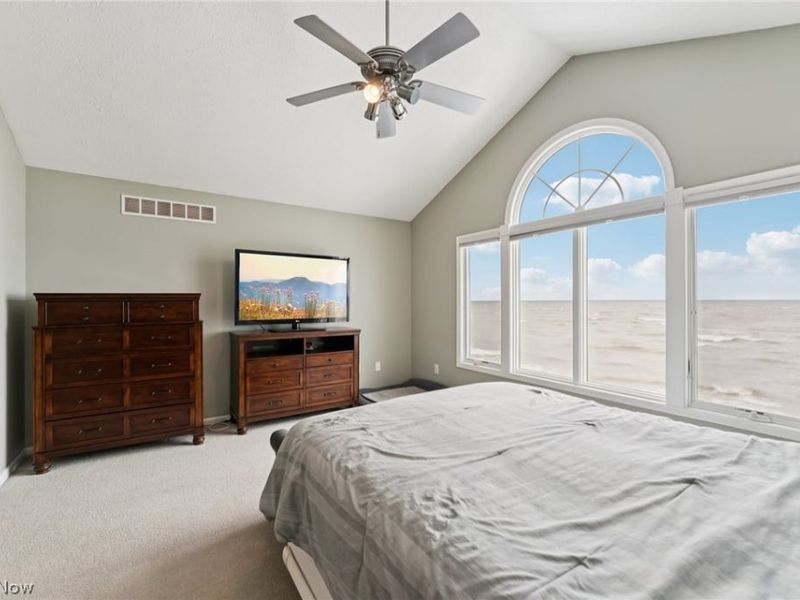 3733 E Lake Road, Sheffield Lake, OH 44054 Photo 24