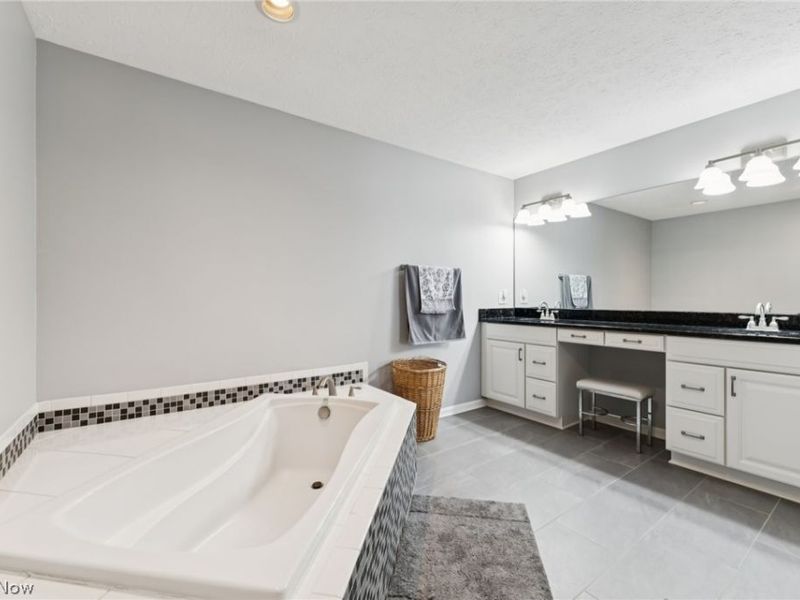 3733 E Lake Road, Sheffield Lake, OH 44054 Photo 27