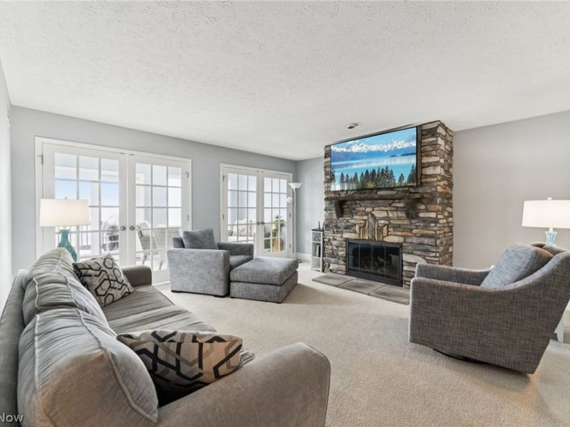 3733 E Lake Road, Sheffield Lake, OH 44054 Photo 4