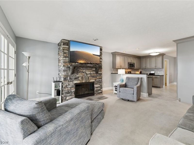 3733 E Lake Road, Sheffield Lake, OH 44054 Photo 5