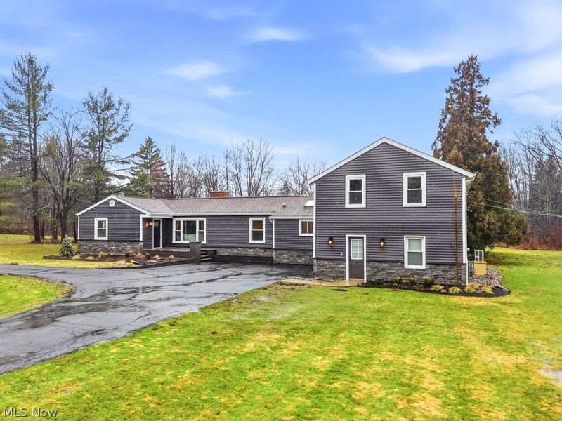 11892 E Hill Drive, Chesterland, OH 44026 Photo 2