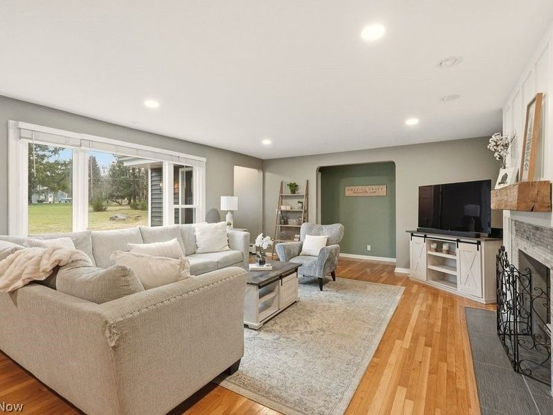 11892 E Hill Drive, Chesterland, OH 44026 Photo 4