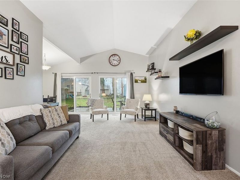 26845 Redwood Drive, Olmsted Falls, OH 44138 Photo 2