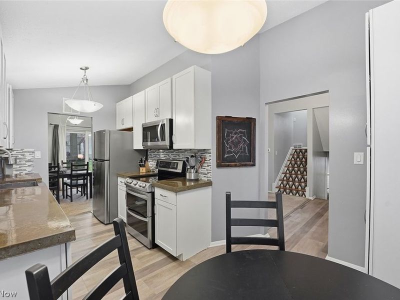 26845 Redwood Drive, Olmsted Falls, OH 44138 Photo 5