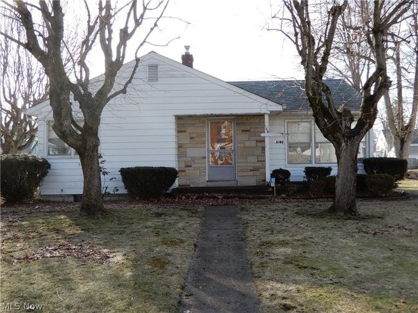 160 S Crowell Avenue, Geneva, OH 44041