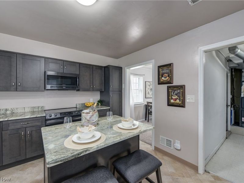 18904 Fairville Avenue, Cleveland, OH 44135 Photo 15