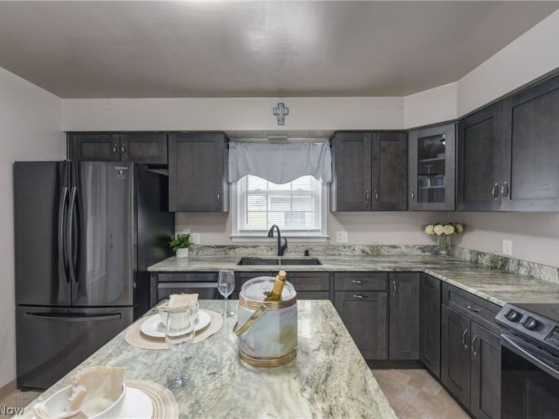 18904 Fairville Avenue, Cleveland, OH 44135 Photo 17