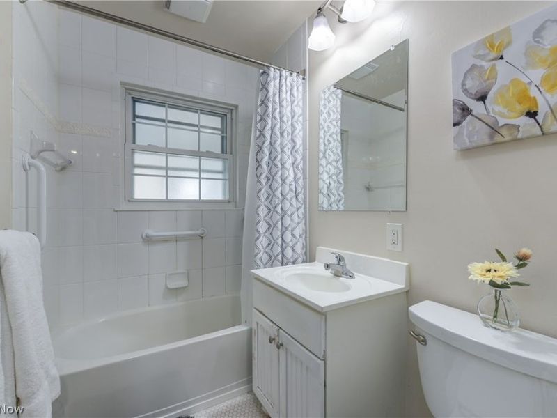 18904 Fairville Avenue, Cleveland, OH 44135 Photo 21