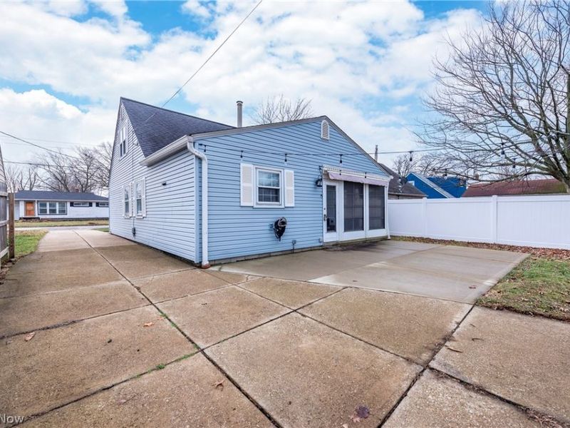 18904 Fairville Avenue, Cleveland, OH 44135 Photo 34