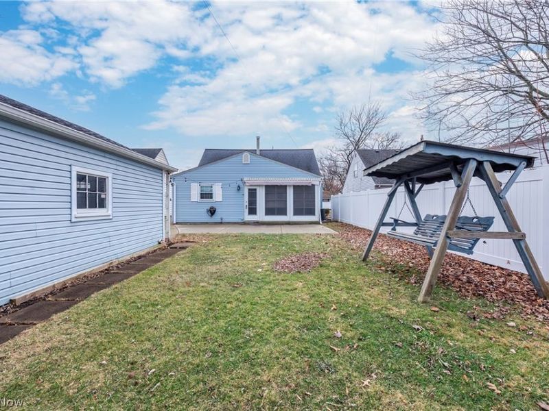 18904 Fairville Avenue, Cleveland, OH 44135 Photo 35