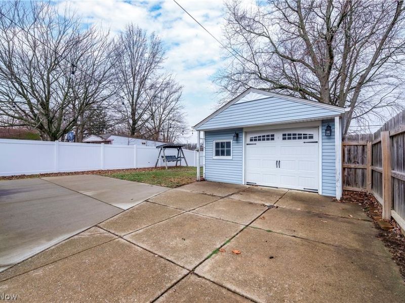 18904 Fairville Avenue, Cleveland, OH 44135 Photo 37