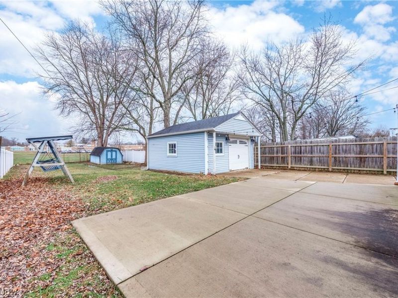 18904 Fairville Avenue, Cleveland, OH 44135 Photo 40