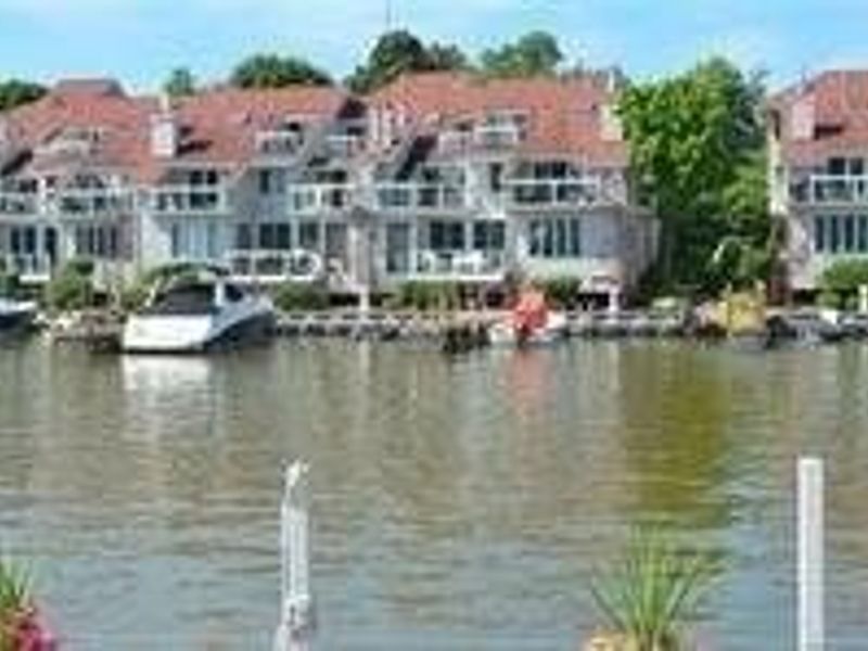 599 Main Street, Vermilion, OH 44089 Photo 6