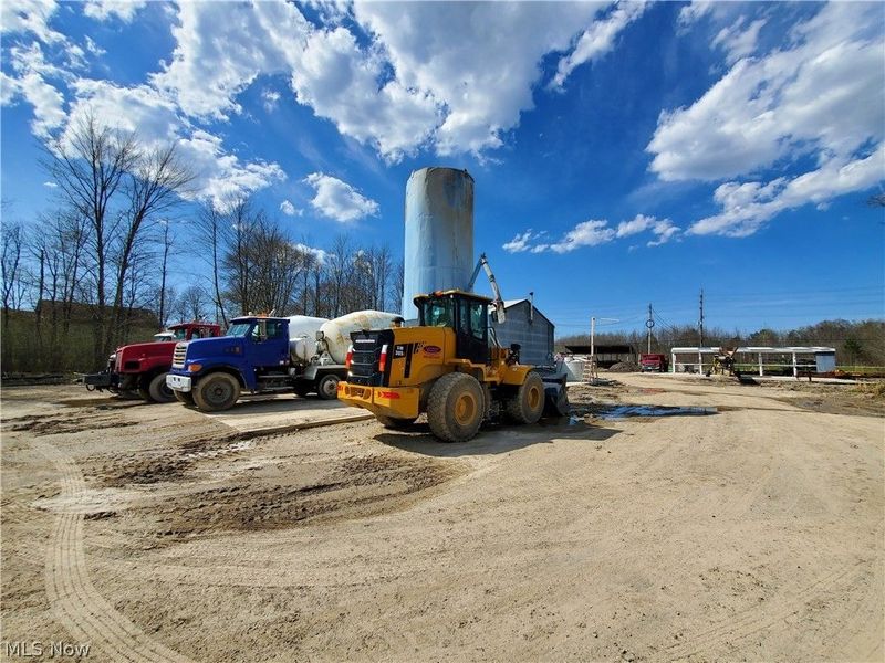 12989 Mayfield Road, Chardon, OH 44024 Photo 2