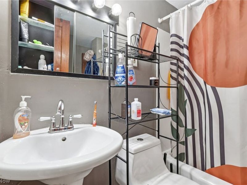 9407 Clifton Boulevard, Cleveland, OH 44102 Photo 11