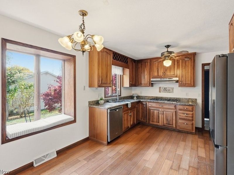 951 S Azalea Boulevard, Barberton, OH 44203 Photo 19