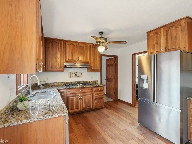 951 S Azalea Boulevard, Barberton, OH 44203 Photo 21