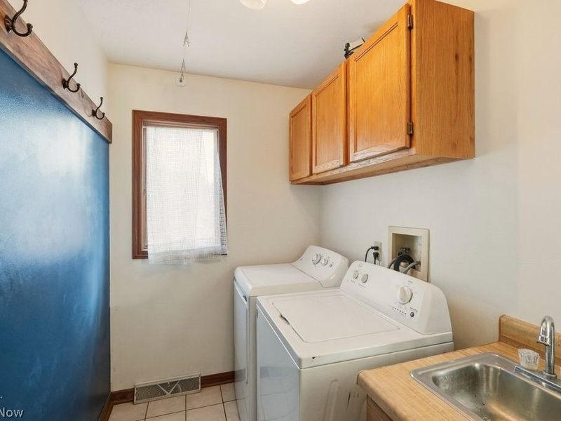 951 S Azalea Boulevard, Barberton, OH 44203 Photo 27