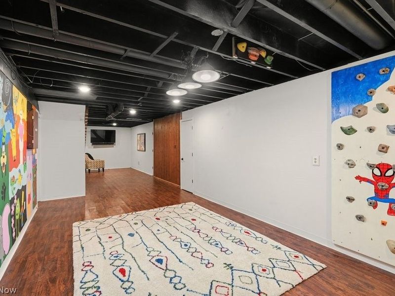 951 S Azalea Boulevard, Barberton, OH 44203 Photo 40