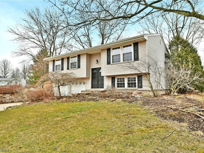 5038 Jonathan Lane NW, Warren, OH 44483 Photo 2