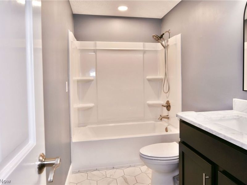 5038 Jonathan Lane NW, Warren, OH 44483 Photo 24