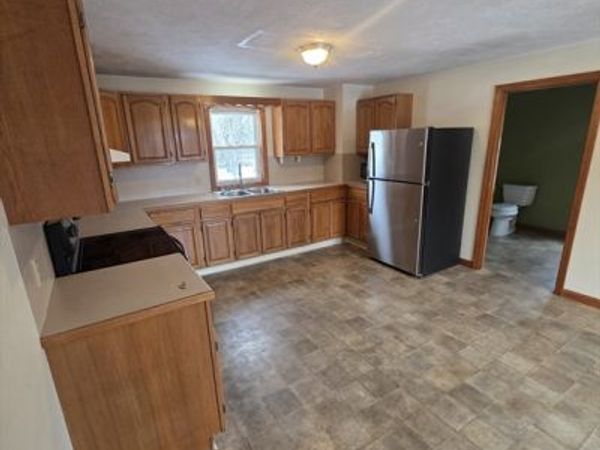 11 Pearl St, Unit 3, Middleboro, MA 02346