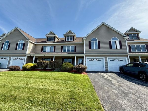 218 Rangeway Rd, Unit 213, Billerica, MA 01862