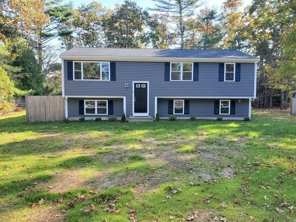 9 Rickard St, Carver, MA 02330
