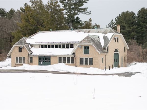 135 Wellesley Street, Weston, MA 02493