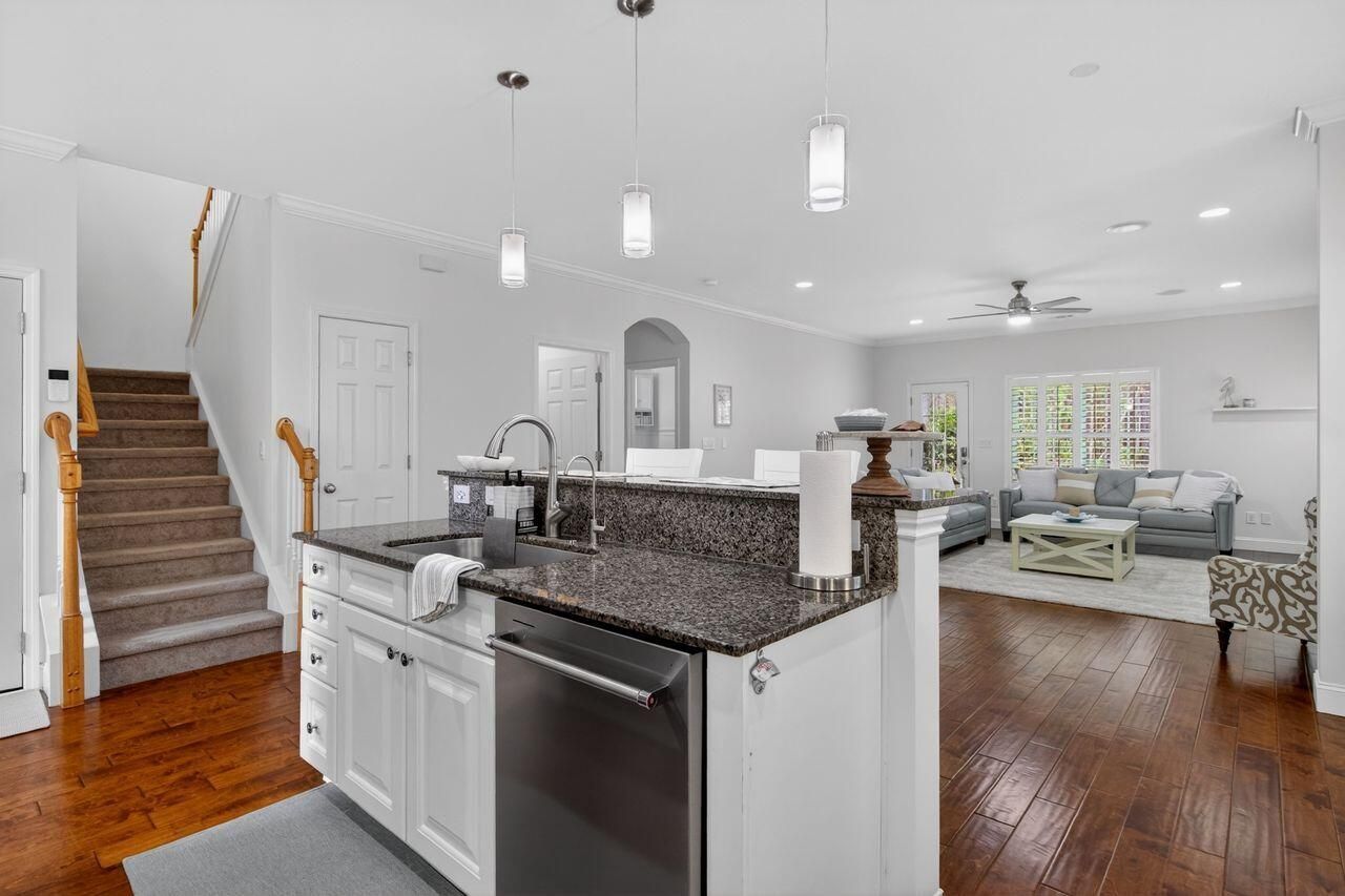 318 Cypress Walk Way Photo 10