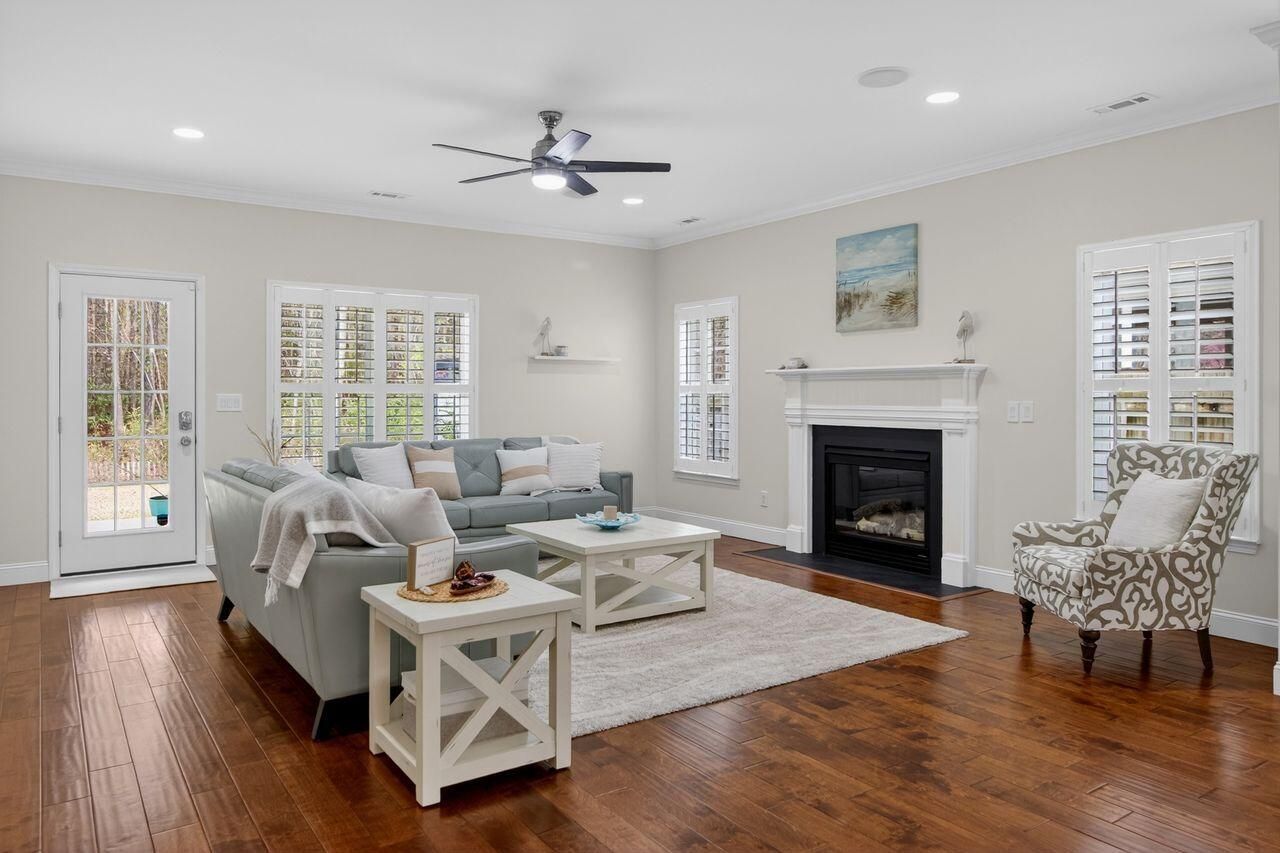 318 Cypress Walk Way Photo 12