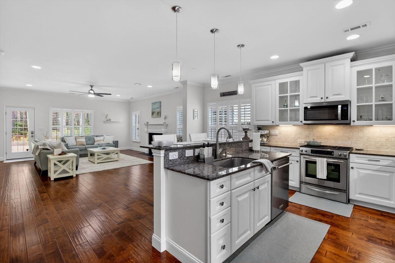 318 Cypress Walk Way Photo 7