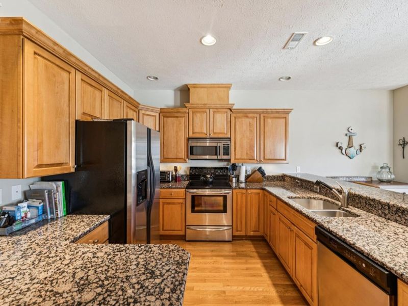 4444 E Harbors Edge Drive, Port Clinton, OH 43452 Photo 5