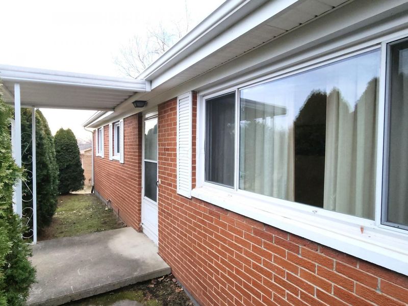 2705 Ash Drive, Springfield, OH 45504 Photo 3