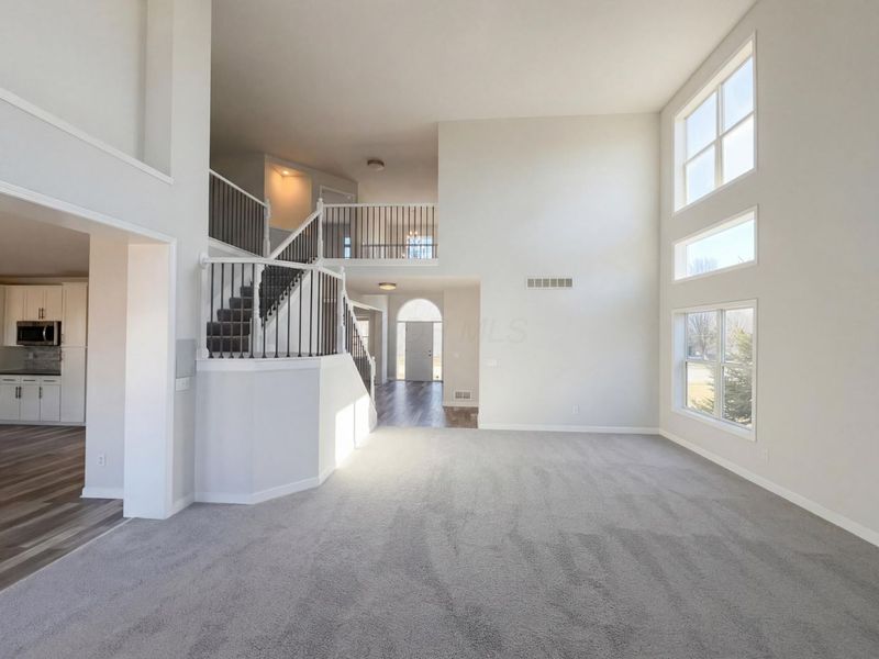 8189 Shady Maple Drive, Canal Winchester, OH 43110 Photo 13