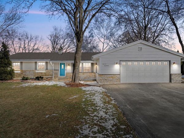 W137S6940 Clarendon PLACE, Muskego, WI 53150
