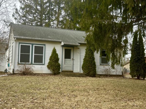 135 Felix STREET, Wales, WI 53183