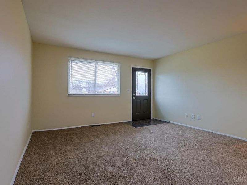 10086 Windswept Lane, Colerain Township, OH 45251 Photo 4