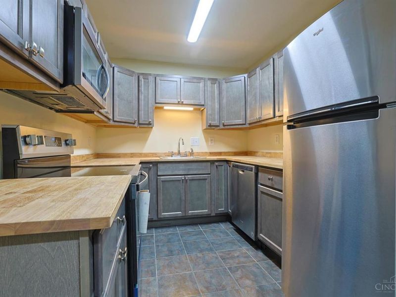 10086 Windswept Lane, Colerain Township, OH 45251 Photo 8