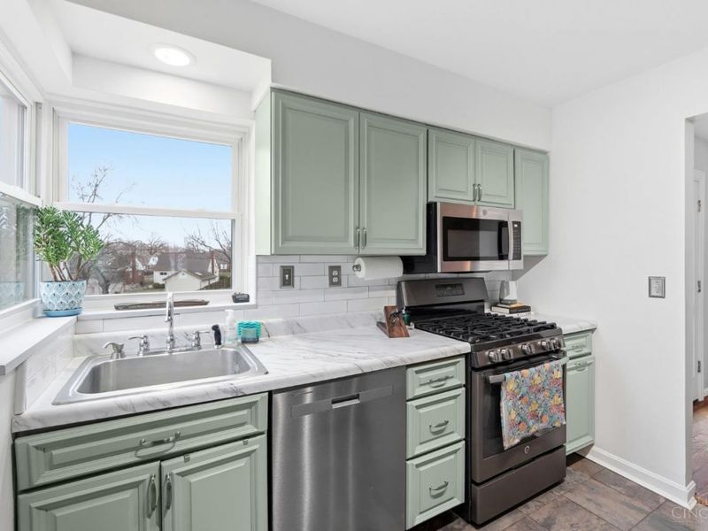 7837 Moss Court, Deer Park, OH 45236 Photo 16