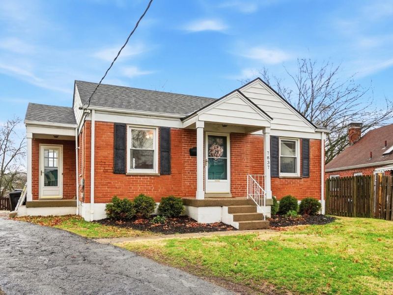 7837 Moss Court, Deer Park, OH 45236 Photo 2