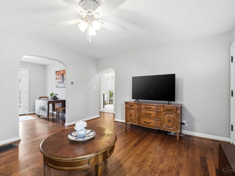 7837 Moss Court, Deer Park, OH 45236 Photo 9