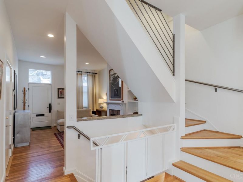 423 Milton Street, Cincinnati, OH 45202 Photo 6
