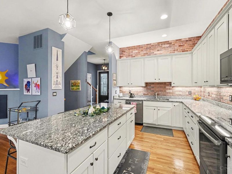 2734 Cleinview Avenue, Cincinnati, OH 45206 Photo 8